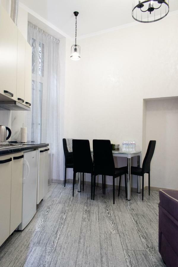 Apartment Barvy Lvova On Kostyushka St Ngoại thất bức ảnh