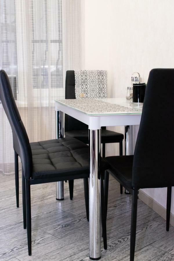 Apartment Barvy Lvova On Kostyushka St Ngoại thất bức ảnh